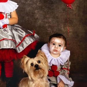 Pennywise costume size 9-12mon